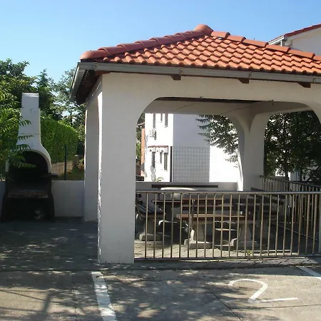 Apartment Apartman Ljubica *